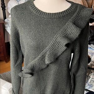 Banana Republic Merino Wool / Alpaca Blend Ruffle Front Green, Black Sweater